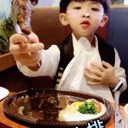 小朋友吃瓜喝药视频,小朋友误食瓜果与药物趣味视频集锦