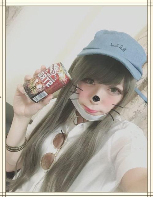 莽叔吃瓜变装视频,趣味横生的跨界体验