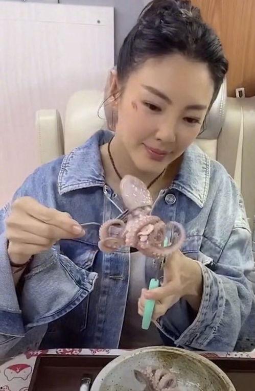 张雨绮现场吃瓜视频播放,瓜王诞生！