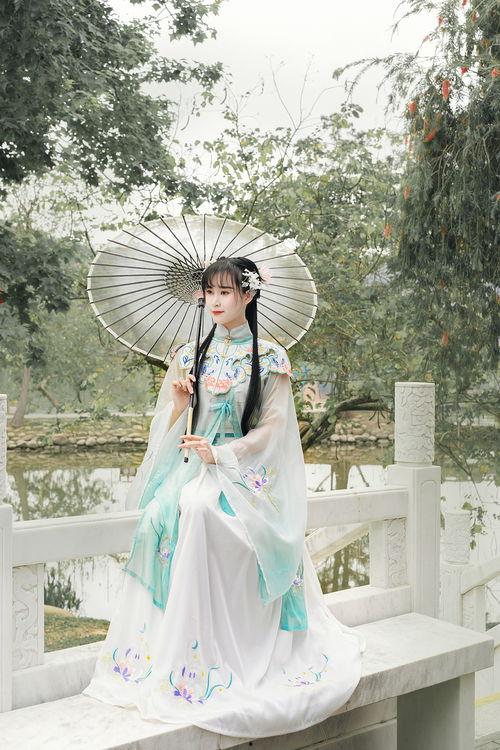 汉服模特吃瓜视频下载,网络热议不断